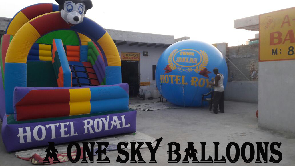 Mickey Mouse Bouncy Castle Balloon