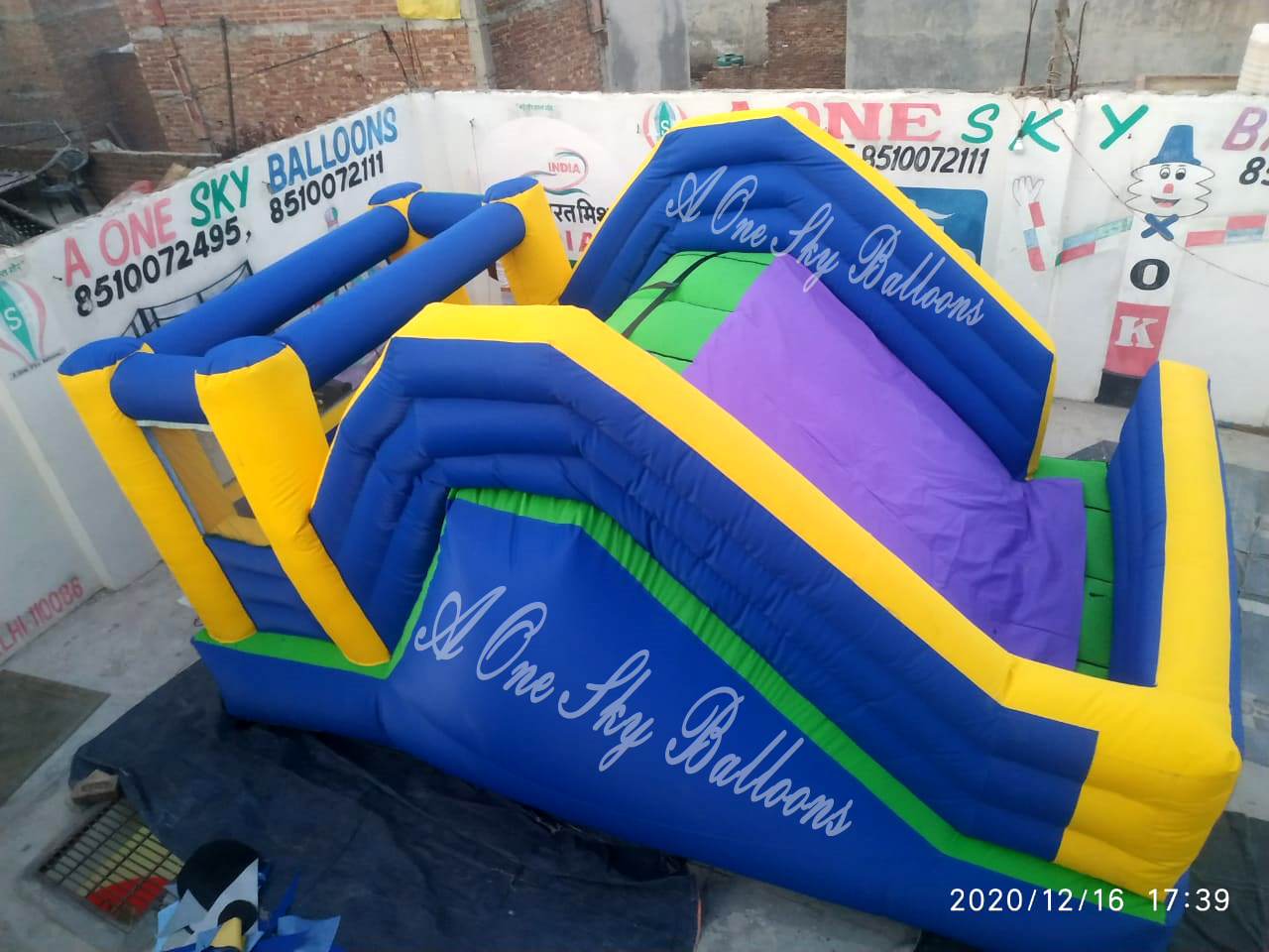 inflatable bouncy castle